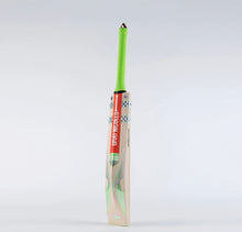 Load image into Gallery viewer, GN Hypernova Gen 1.3 4 Star Super Lite Cricket Bat